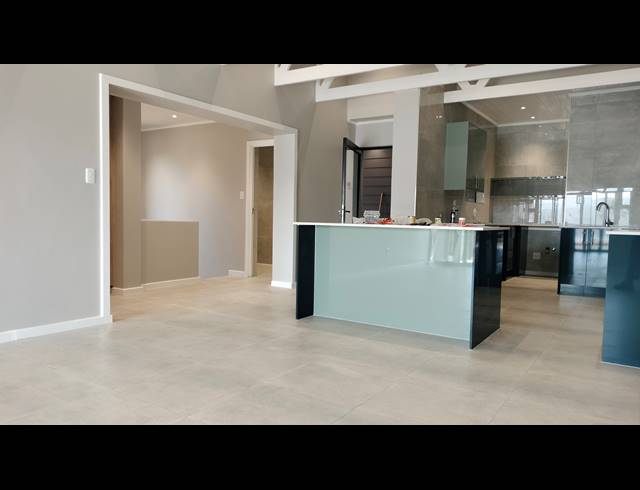 3 BEDROOM FREEHOLD FOR SALE IN BERGSIG